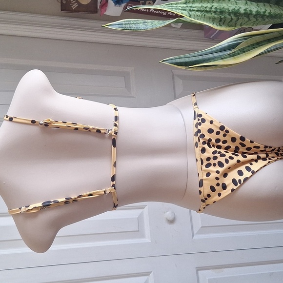 Leopard Print Bikini Set, Size Medium - Picture 5 of 9